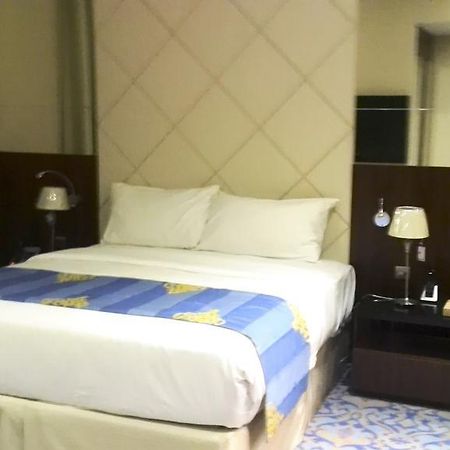 Raviz Center Point Hotel Дубай Екстериор снимка