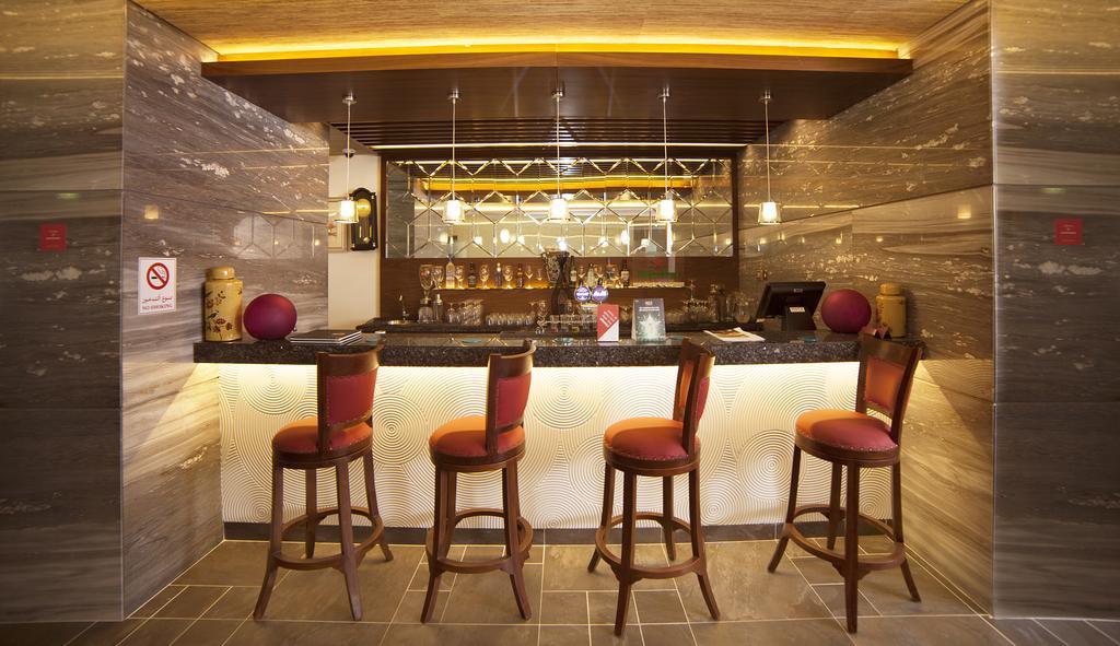 Raviz Center Point Hotel Дубай Екстериор снимка