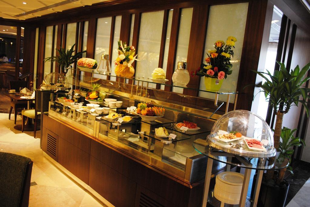 Raviz Center Point Hotel Дубай Екстериор снимка