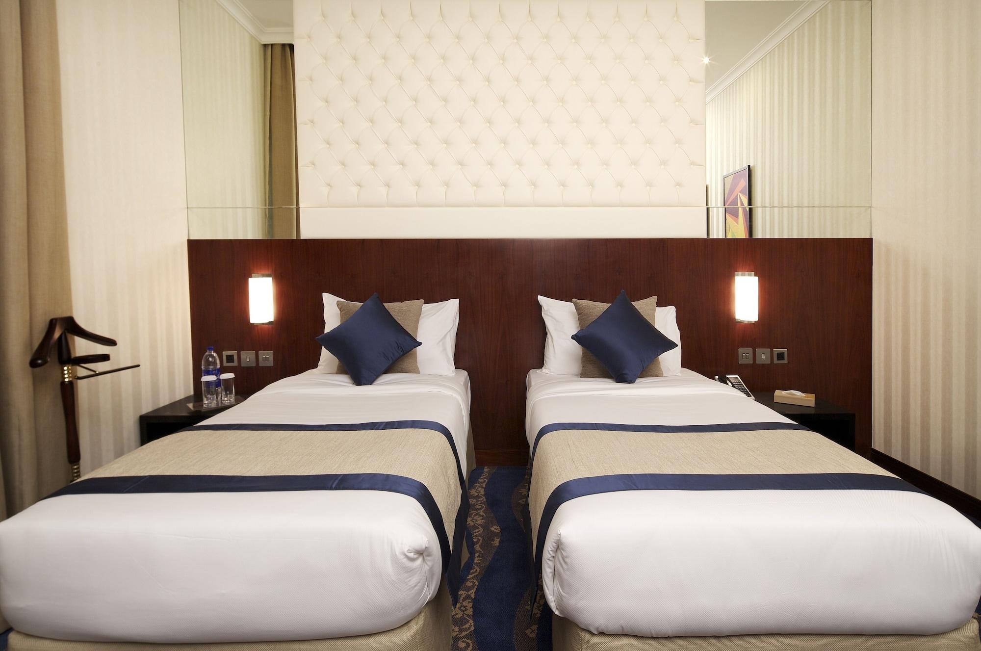 Raviz Center Point Hotel Дубай Екстериор снимка