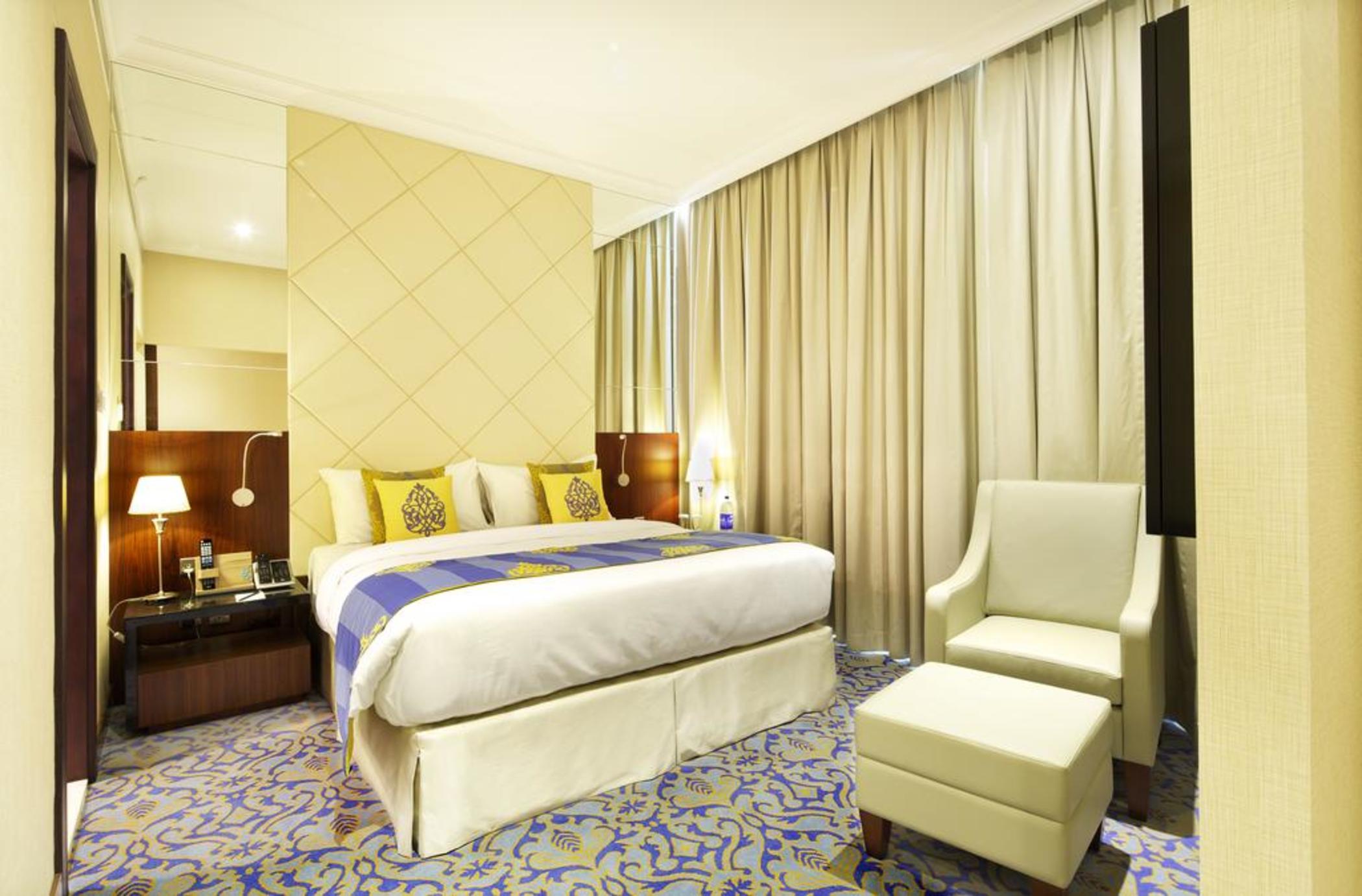 Raviz Center Point Hotel Дубай Екстериор снимка