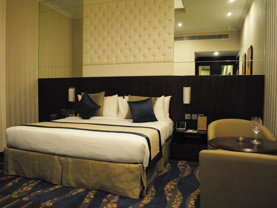 Raviz Center Point Hotel Дубай Екстериор снимка