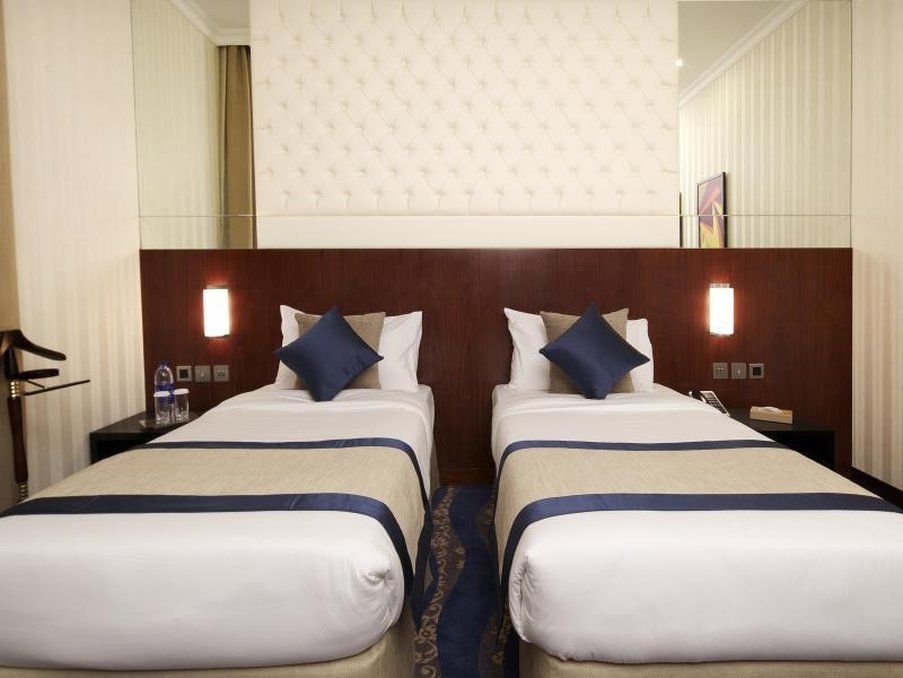 Raviz Center Point Hotel Дубай Екстериор снимка