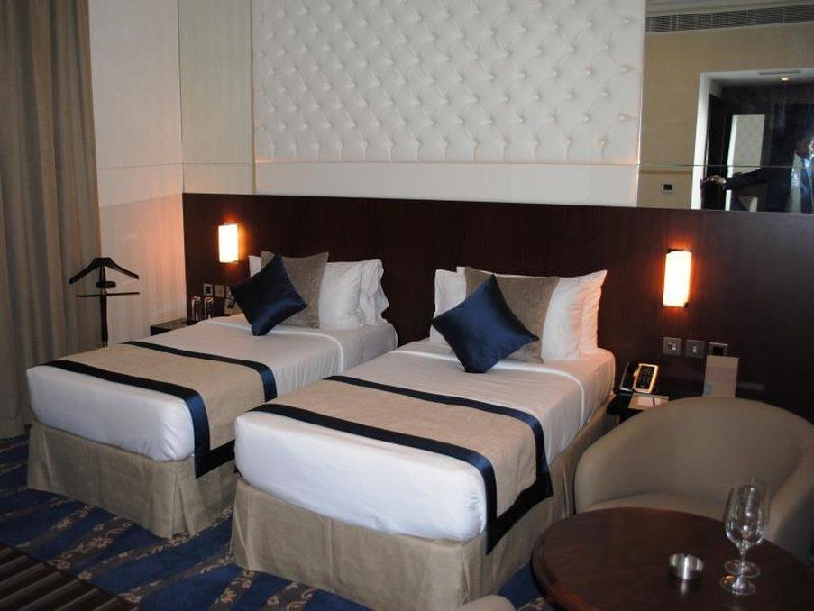 Raviz Center Point Hotel Дубай Екстериор снимка
