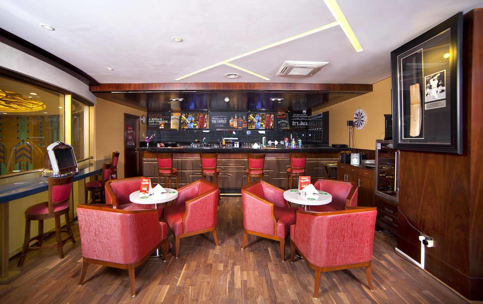Raviz Center Point Hotel Дубай Екстериор снимка